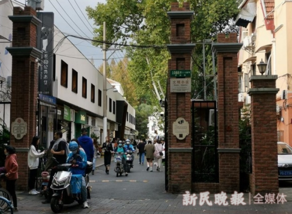 最新房产政策与巷弄特色小店，开启居住新篇章的探索之旅！