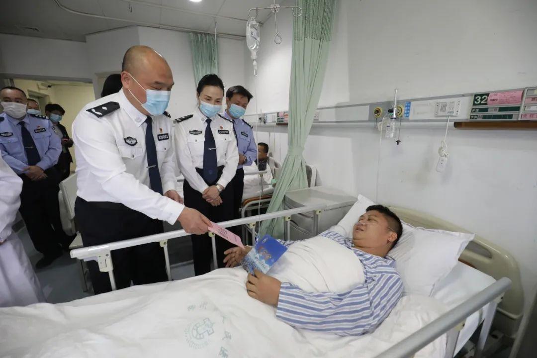 袭警最新法规下的自然美景鼓舞之旅探索