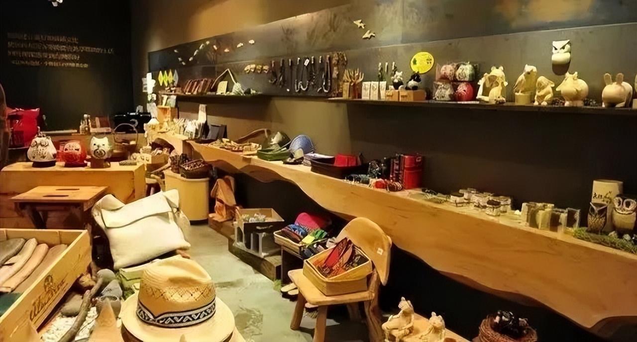 特色小店奇遇记，揭秘最新英语考试要点与小巷隐藏宝藏