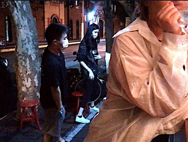 探寻特色小店，揭秘演员窦骁的独特读音