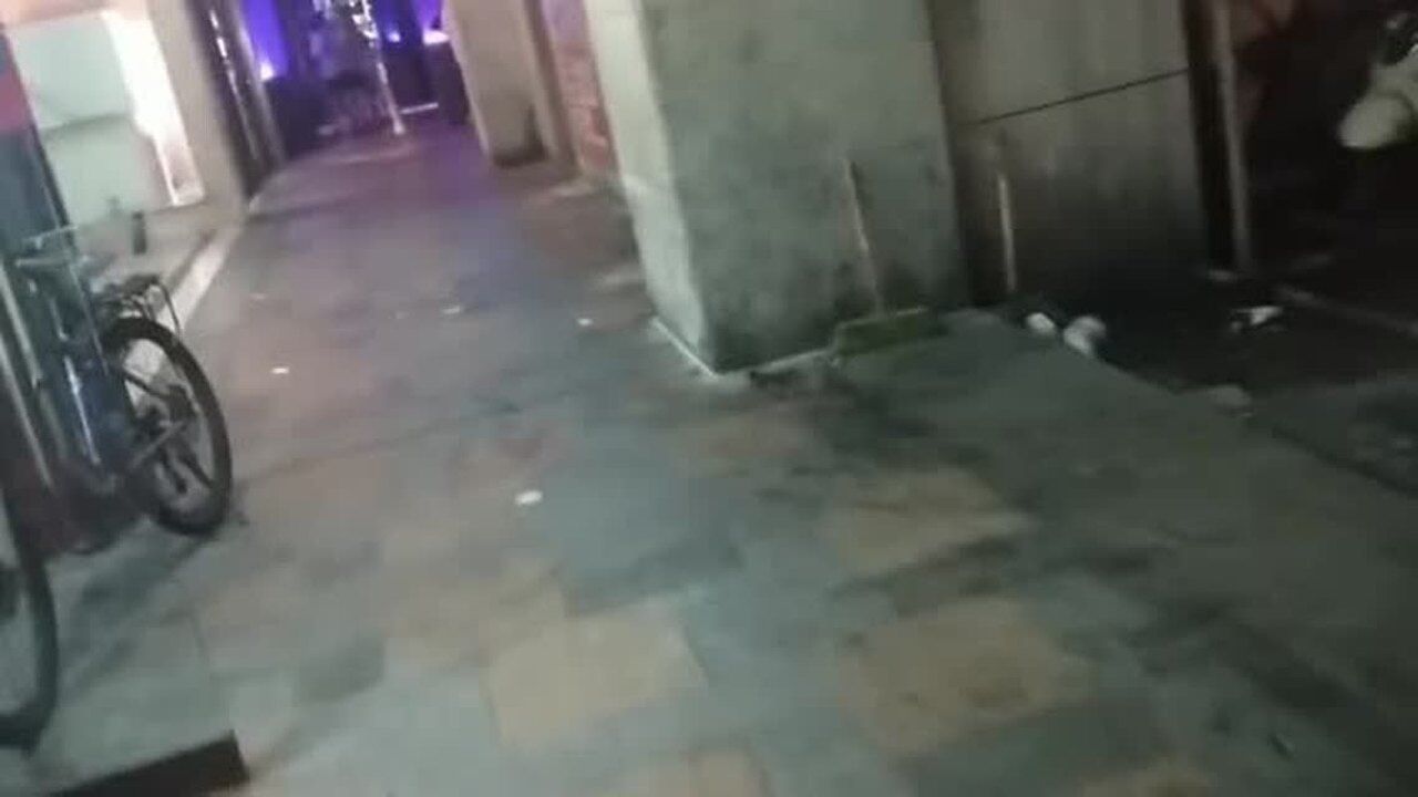 深夜探秘小巷深处的特色小店，揭秘最新视频2015