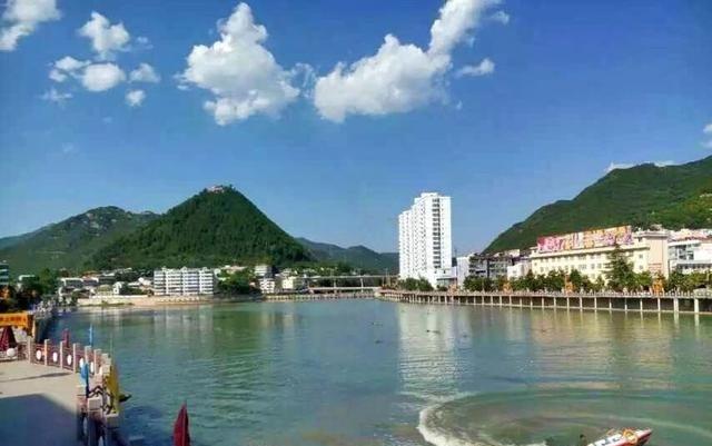 凤县最新新闻，温馨小城的日常奇妙与深厚友情